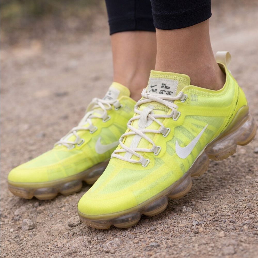 Women’s Nike Air VaporMax 2019 Volt Neon Yellow Running Shoes Size 7.5